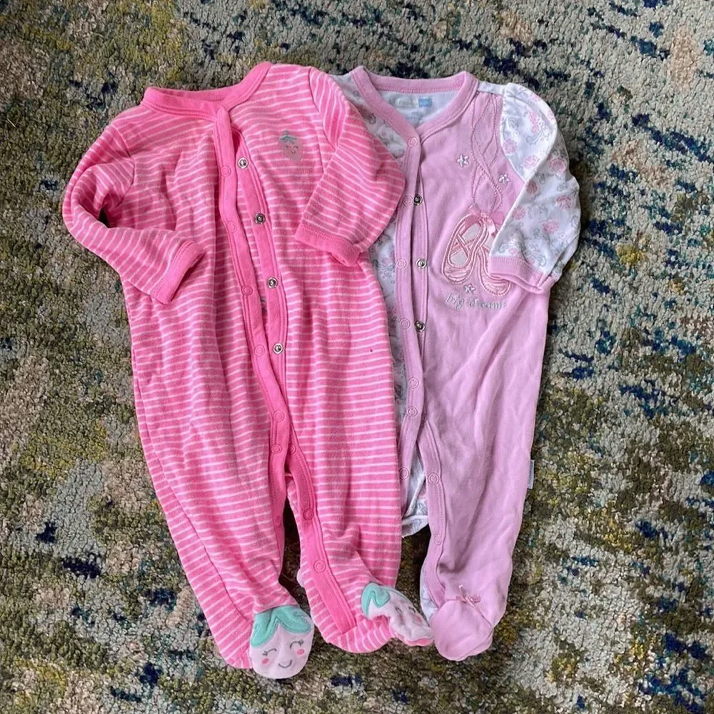 Bundle of 18 pieces of baby clothes